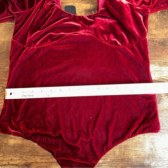 Vici Top Womens XL Burgundy Walker Velvet Scoop Neck Bodysuit Open Back Cutout - Picture 8 of 11